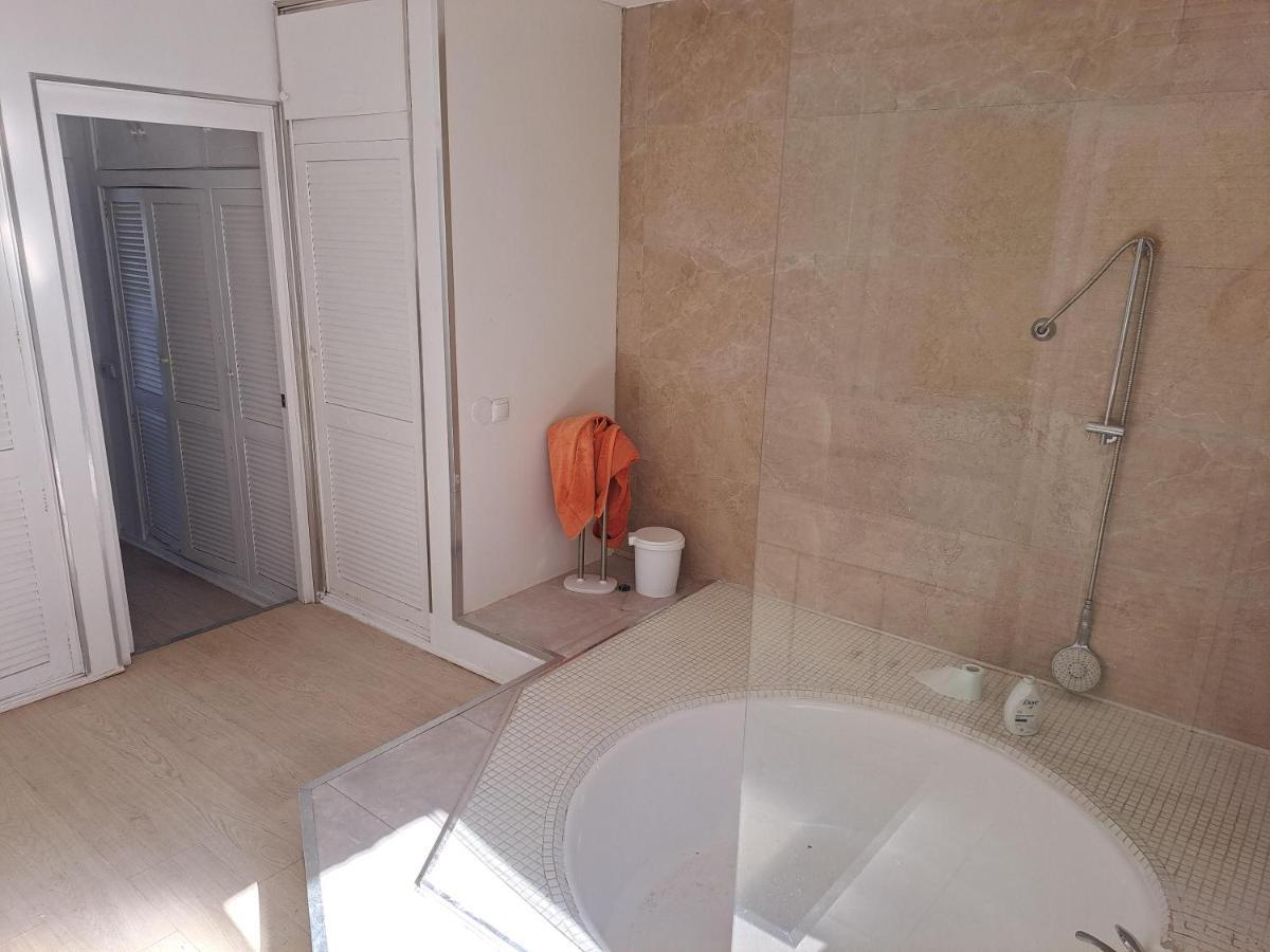 Private Suites In Huge Penthouse 1St Line Puerto Banus, Incredible Views, Jacuzzis Marbella Exterior foto