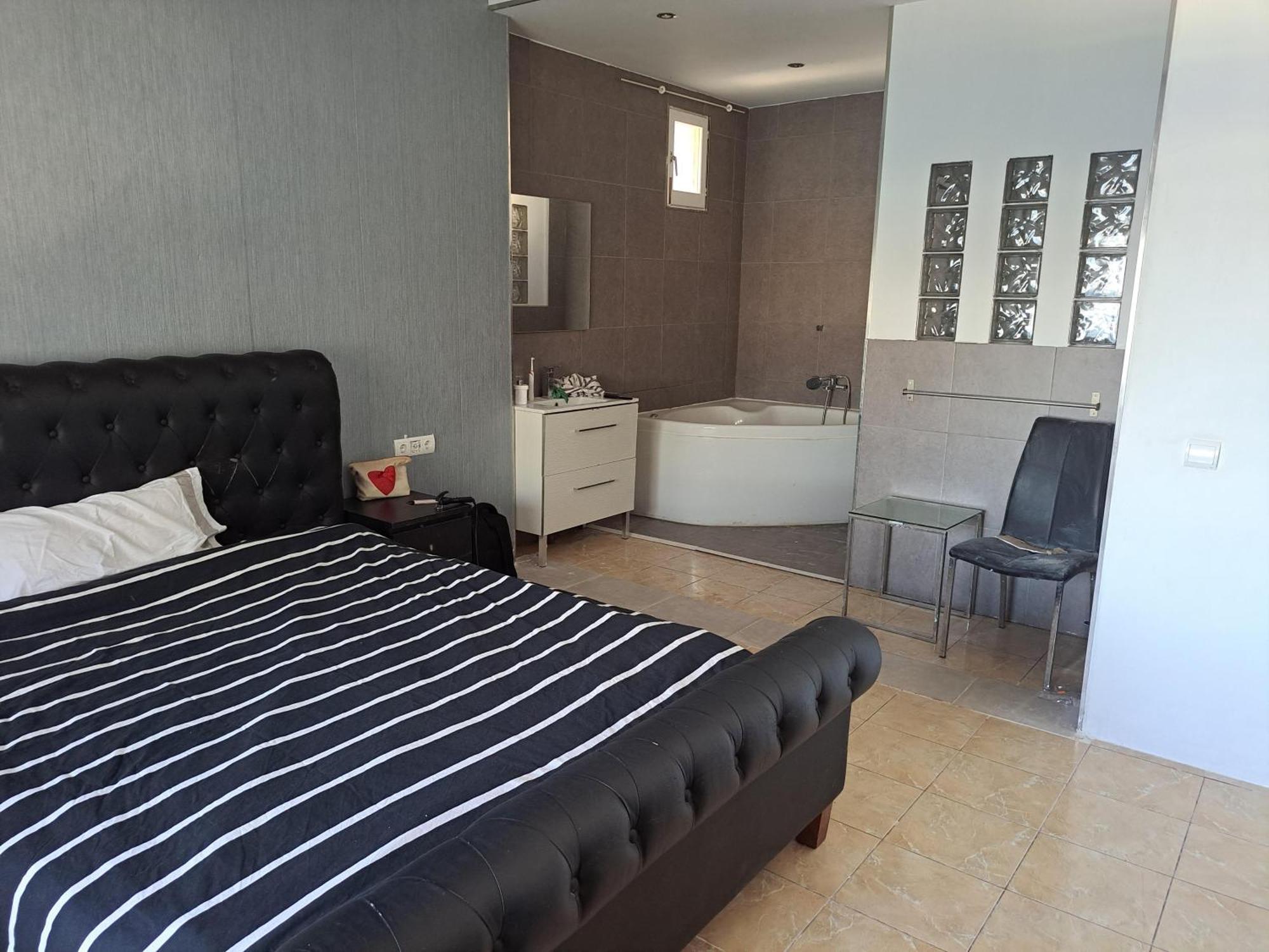 Private Suites In Huge Penthouse 1St Line Puerto Banus, Incredible Views, Jacuzzis Marbella Exterior foto