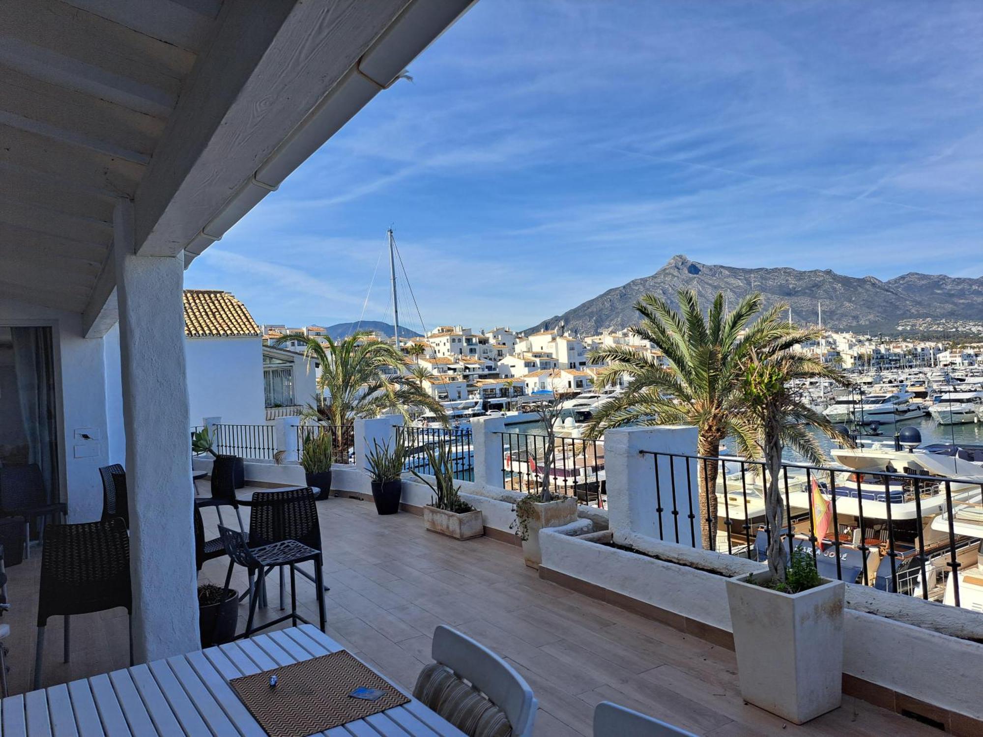 Private Suites In Huge Penthouse 1St Line Puerto Banus, Incredible Views, Jacuzzis Marbella Exterior foto