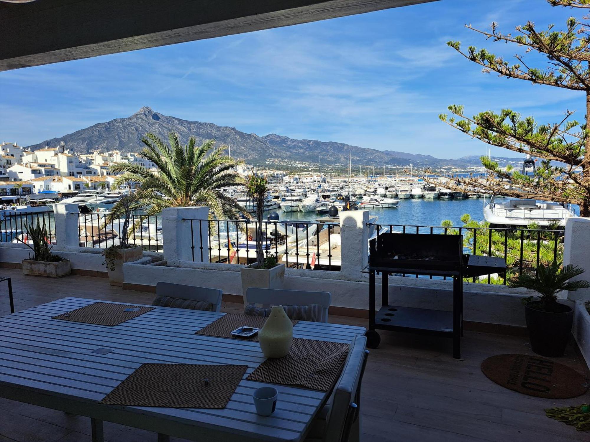 Private Suites In Huge Penthouse 1St Line Puerto Banus, Incredible Views, Jacuzzis Marbella Exterior foto